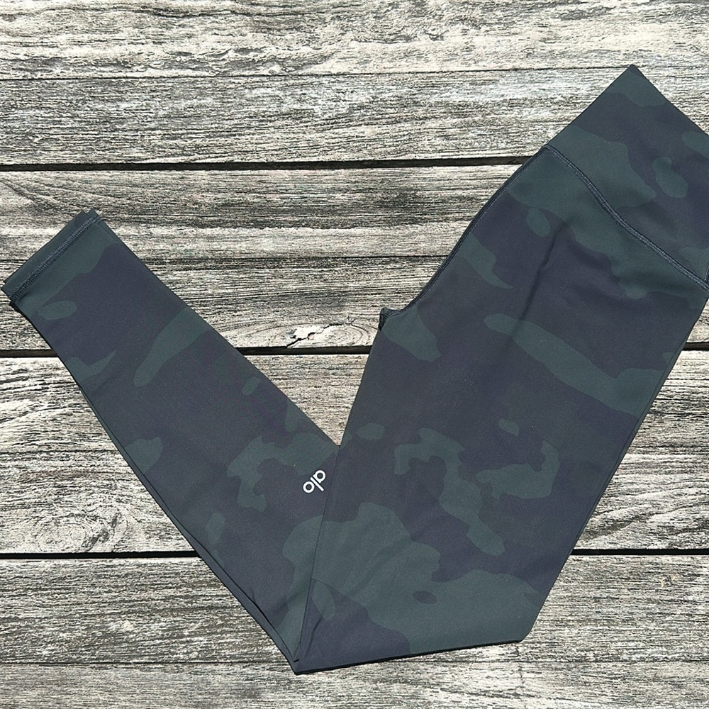 ALO High-Waist Camo Vapor Legging Hunter Camouflage SMALL EUC